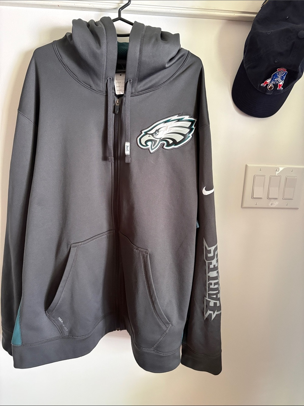 Nike Gray Philadelphia Eagles Hoodie with Team Logo